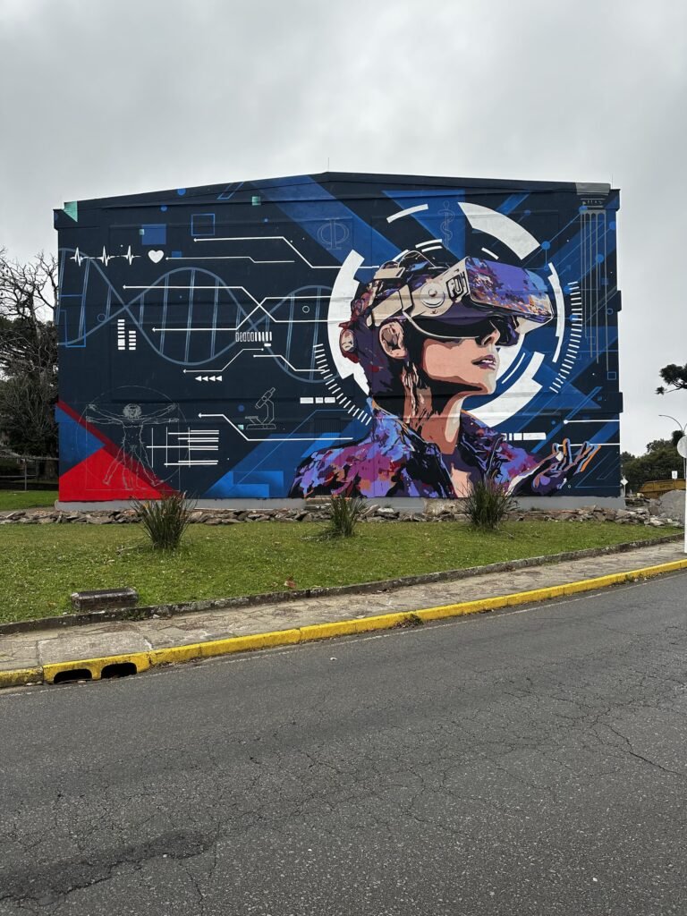 O mural visto da rua em frente ao Bloco H